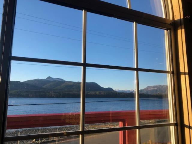 Alert Bay Lodge エクステリア 写真