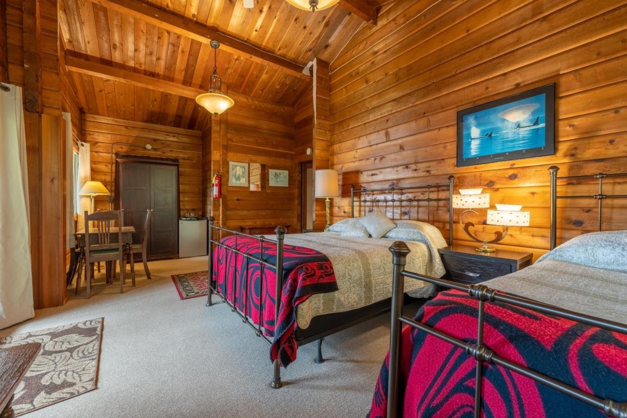 Alert Bay Lodge エクステリア 写真