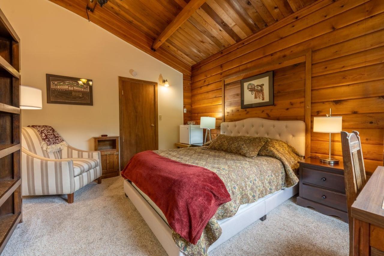 Alert Bay Lodge エクステリア 写真