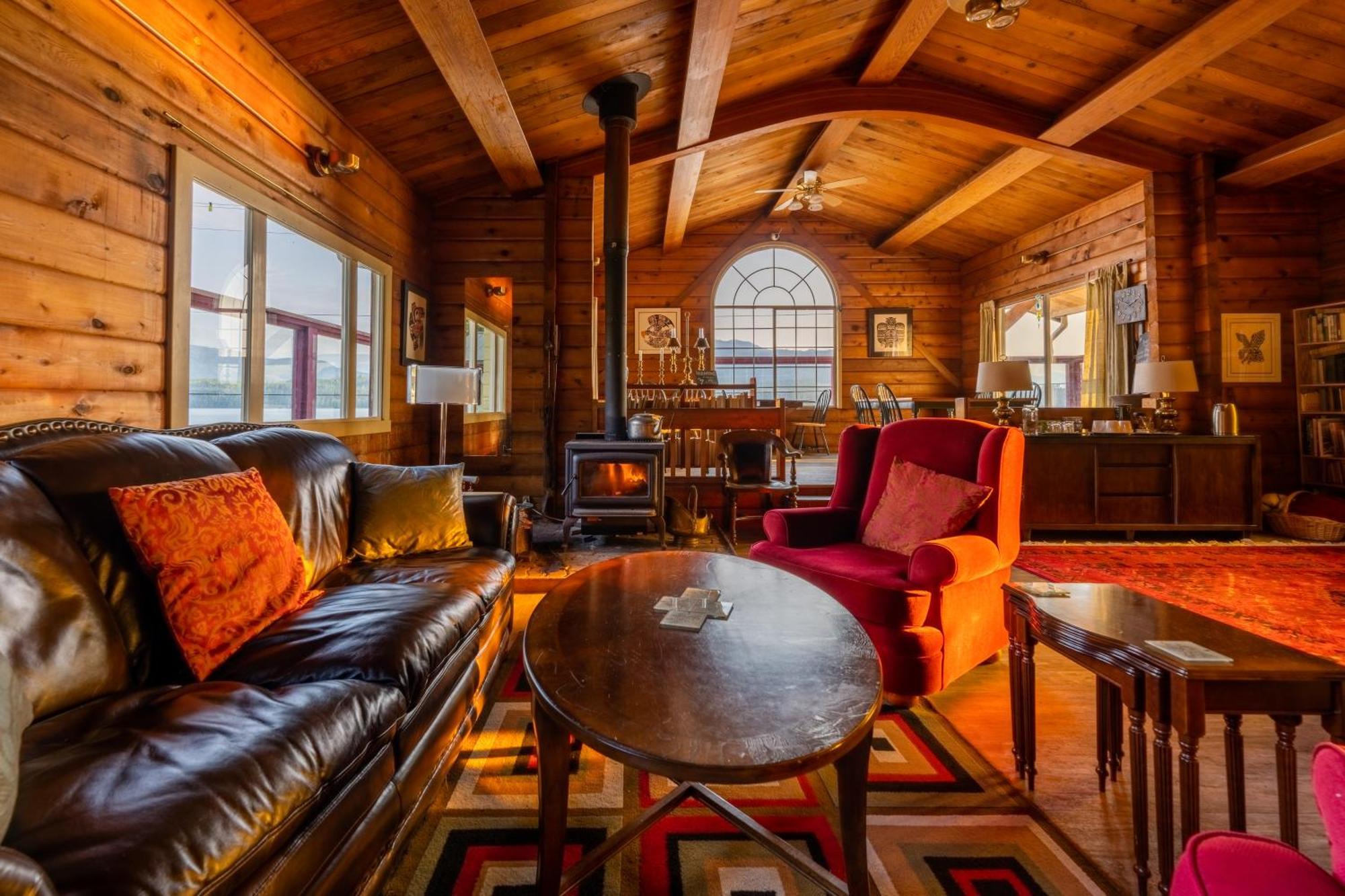 Alert Bay Lodge エクステリア 写真