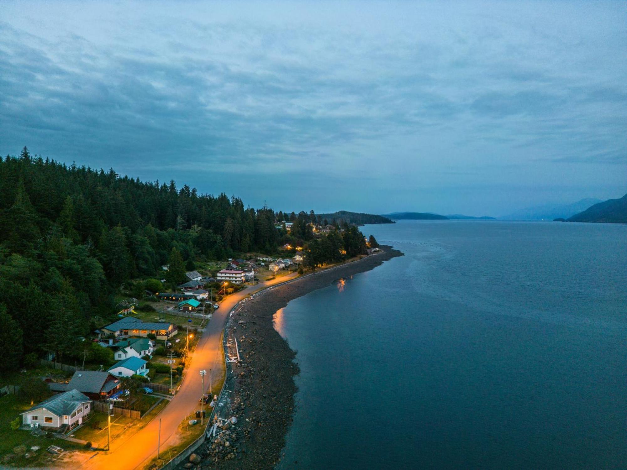 Alert Bay Lodge エクステリア 写真