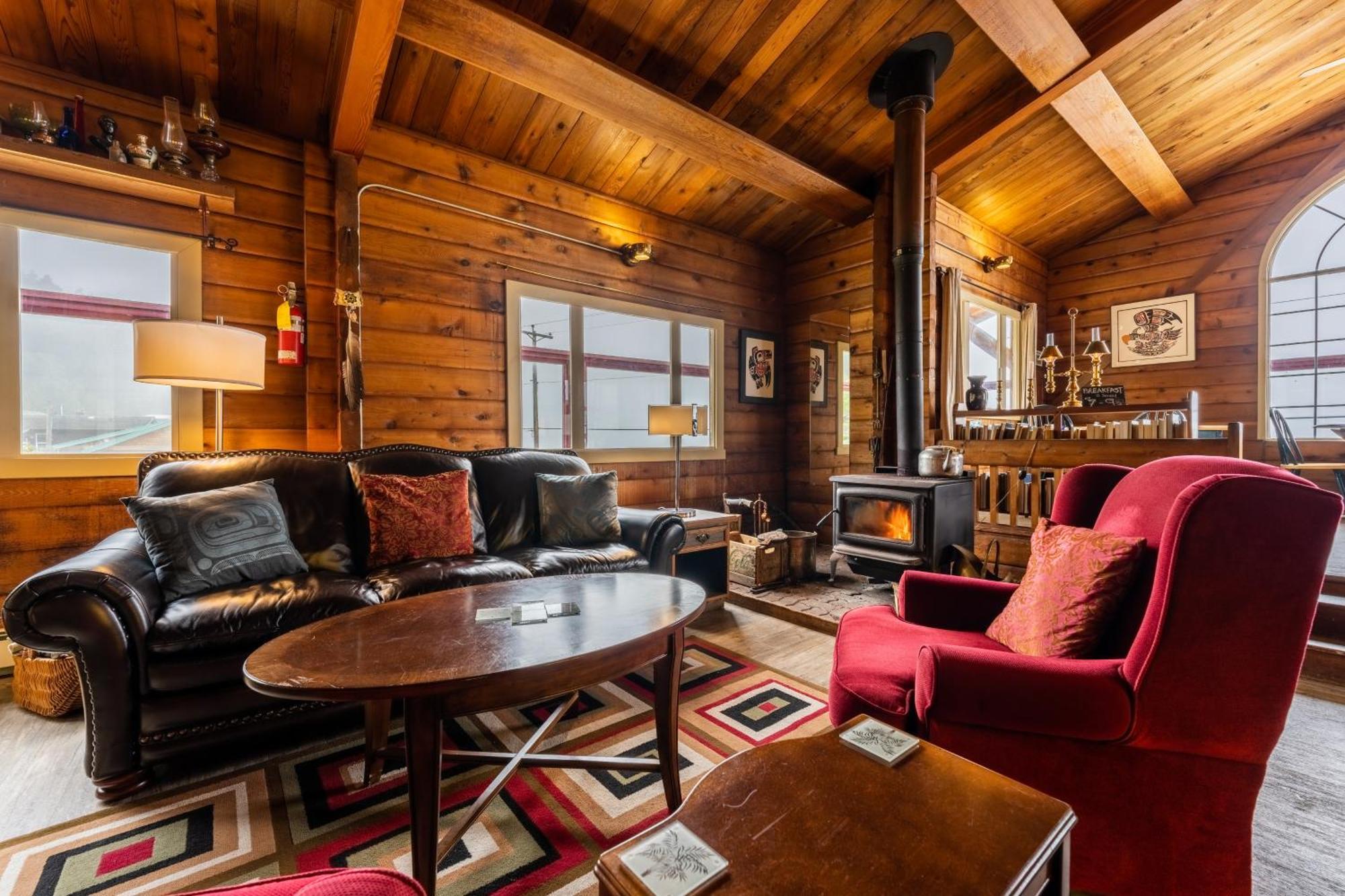 Alert Bay Lodge エクステリア 写真