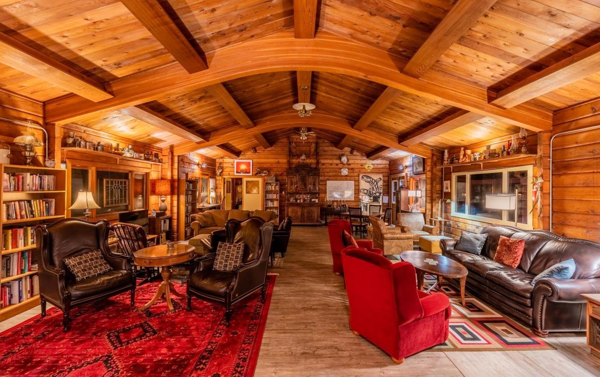 Alert Bay Lodge エクステリア 写真