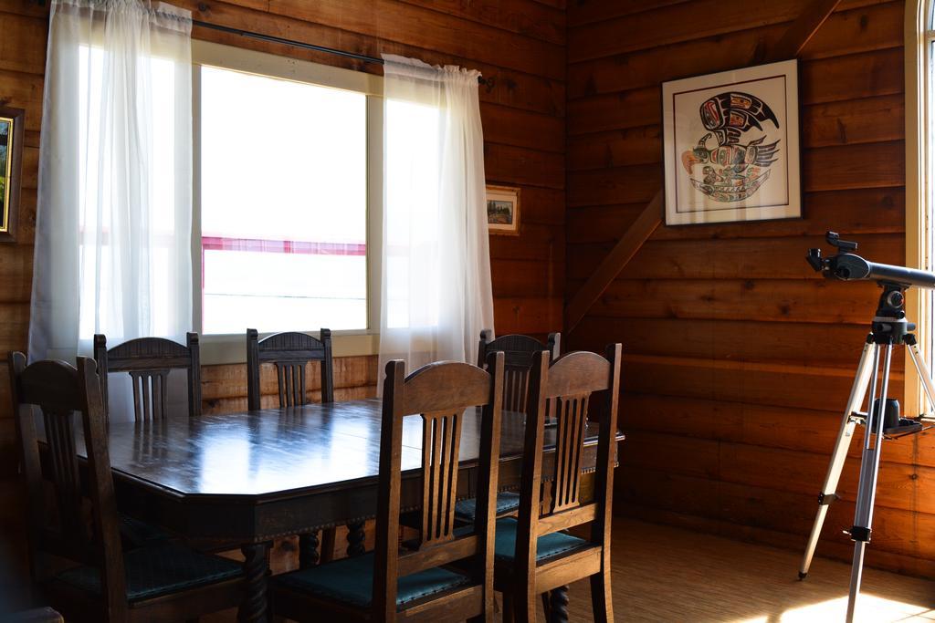 Alert Bay Lodge エクステリア 写真