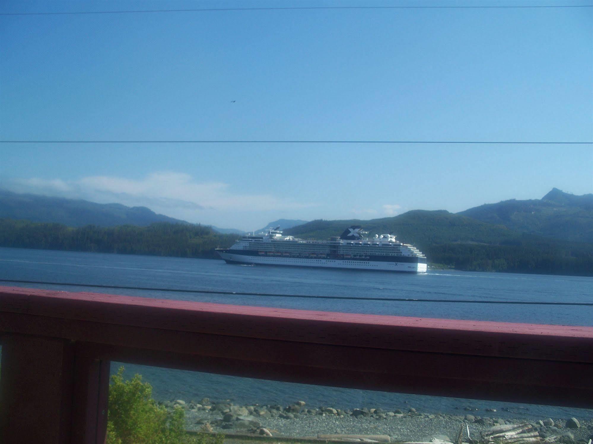 Alert Bay Lodge エクステリア 写真