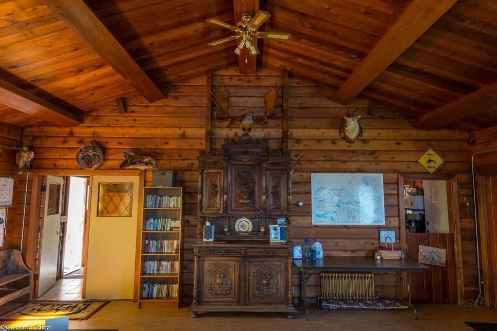 Alert Bay Lodge エクステリア 写真
